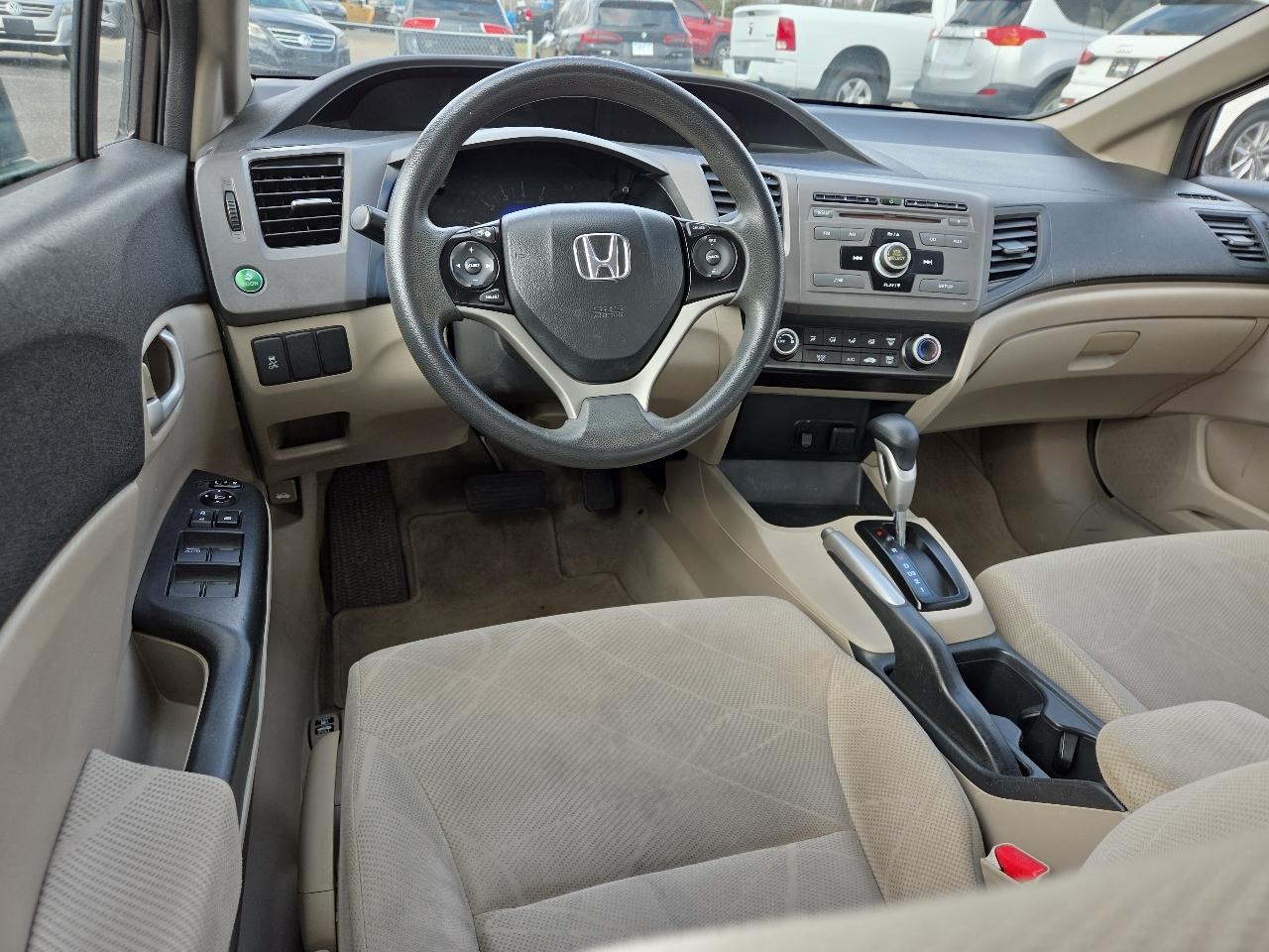 Honda Civic LX Sedan 5-Speed AT 2012