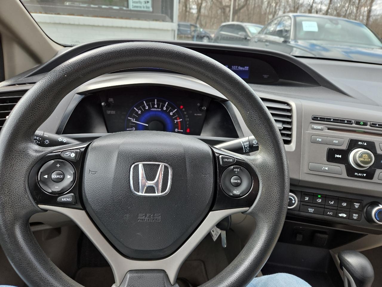 Honda Civic LX Sedan 5-Speed AT 2012