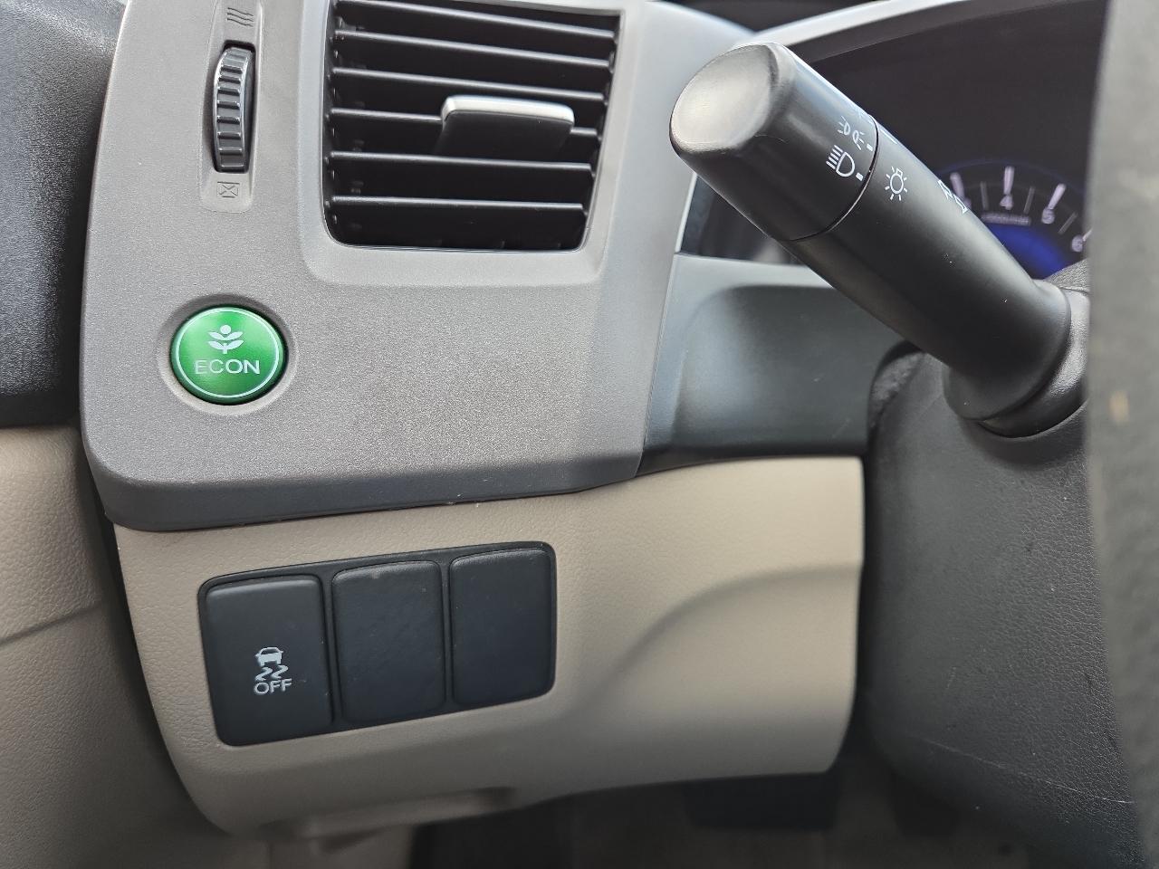 Honda Civic LX Sedan 5-Speed AT 2012