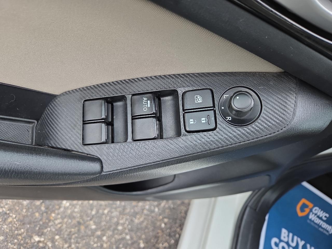 Mazda MAZDA3 i Sport 5-Door 2016