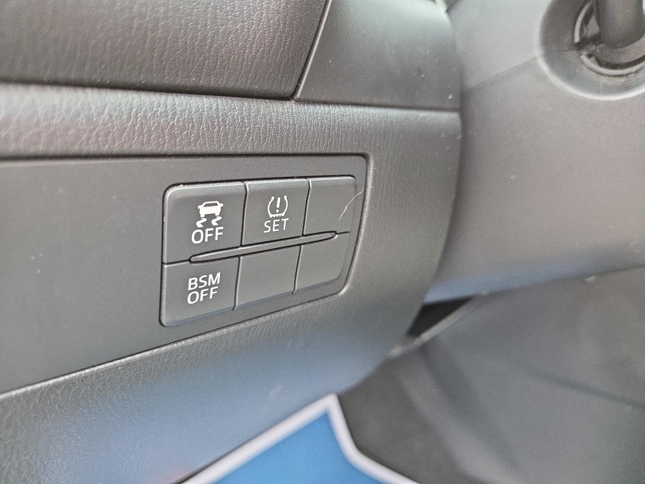 Mazda MAZDA3 i Sport 5-Door 2016