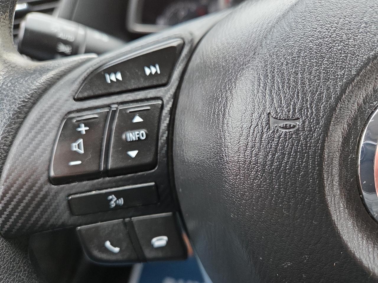 Mazda MAZDA3 i Sport 5-Door 2016