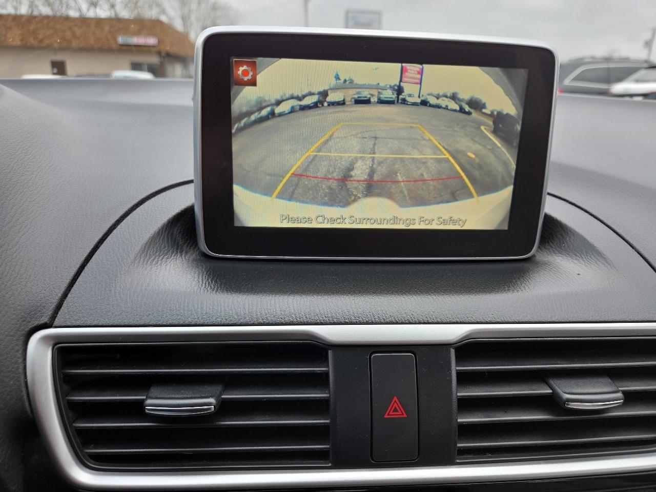 Mazda MAZDA3 i Sport 5-Door 2016