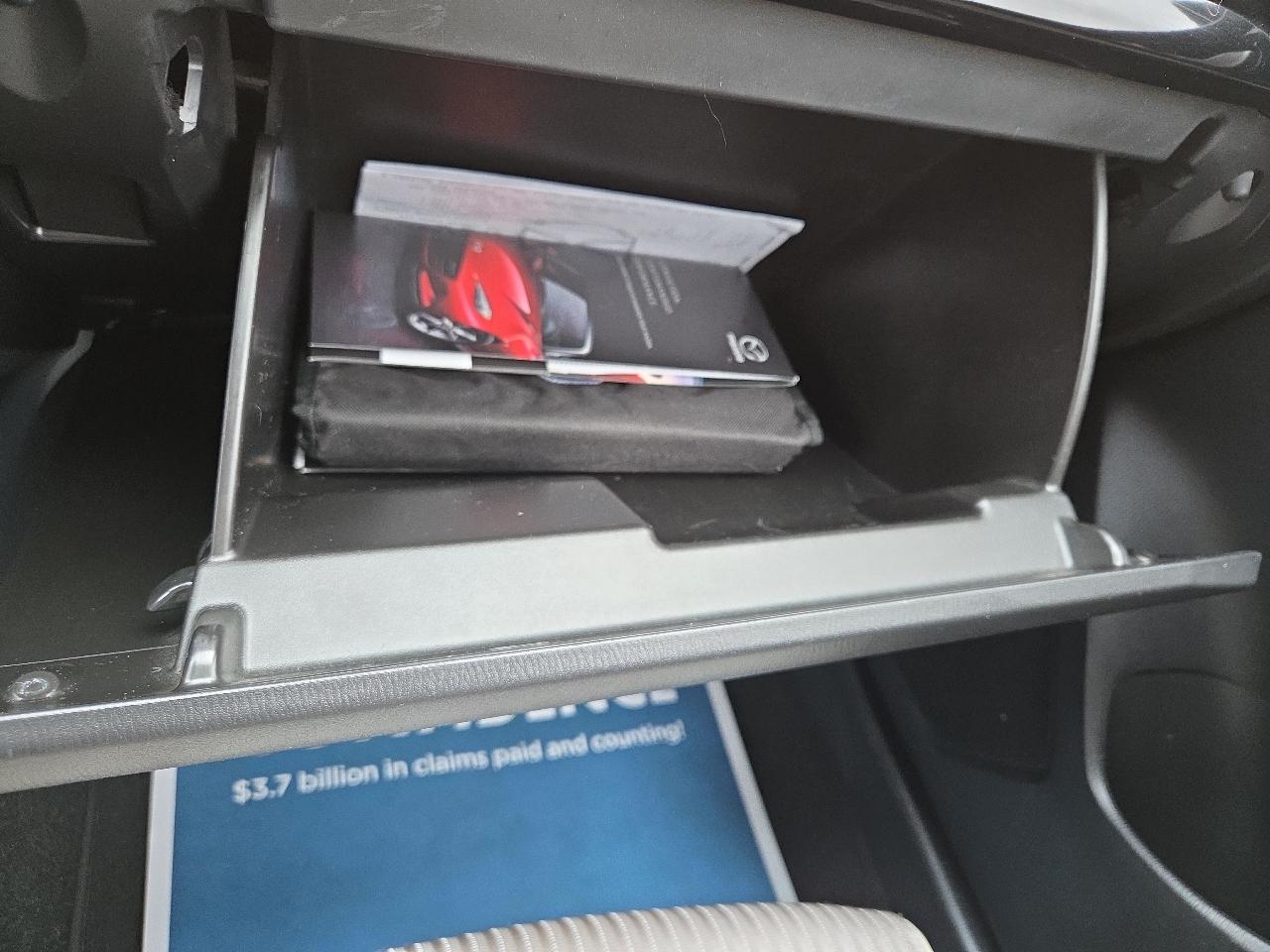 Mazda MAZDA3 i Sport 5-Door 2016