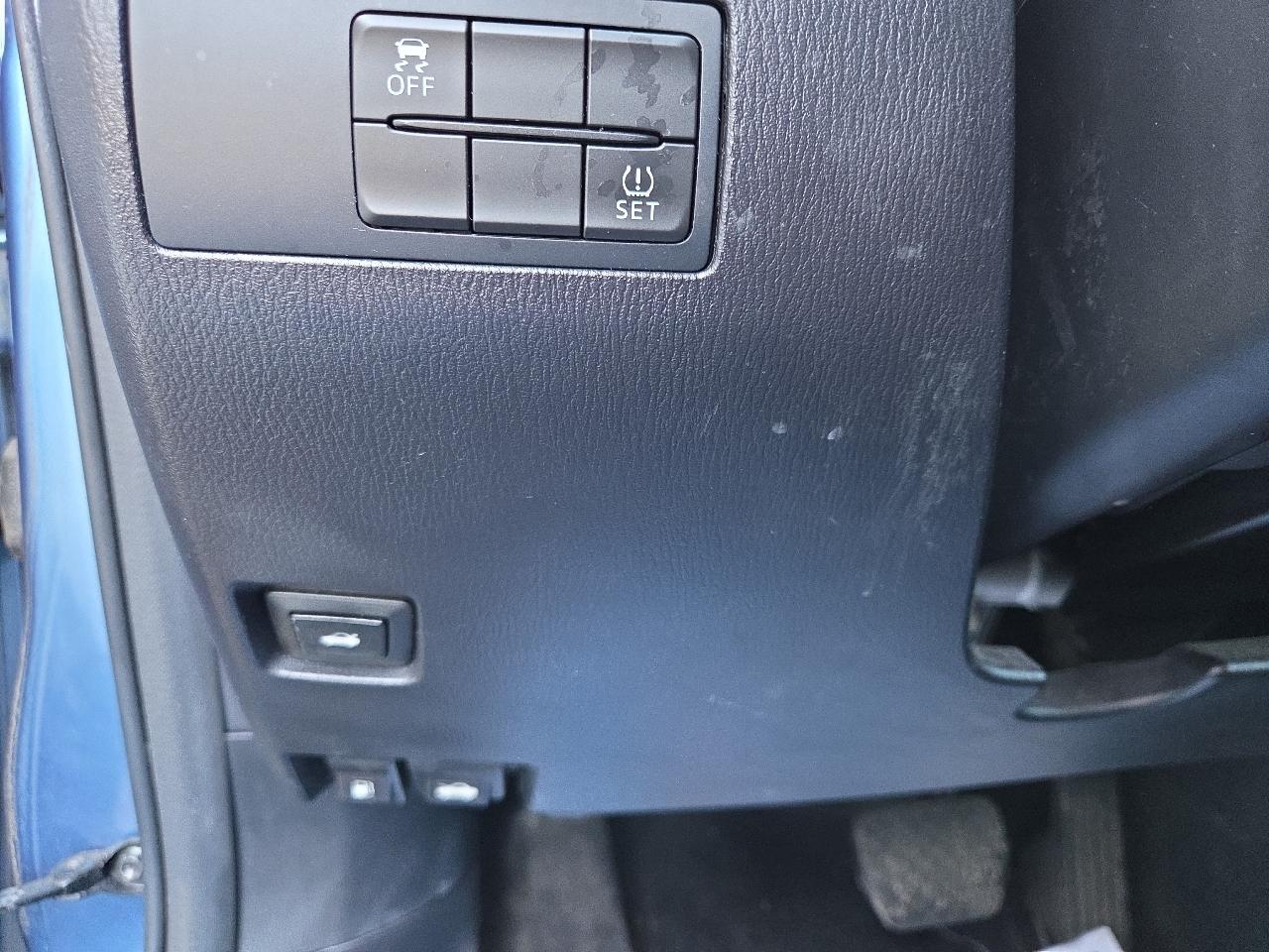 Mazda MAZDA3 i Sport AT 4-Door 2017