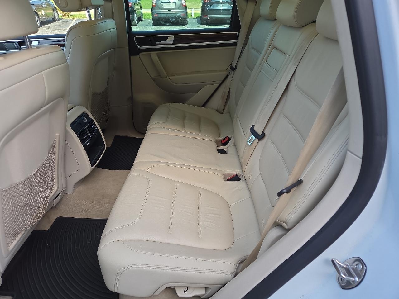 Volkswagen Touareg 4dr TDI Lux 2013