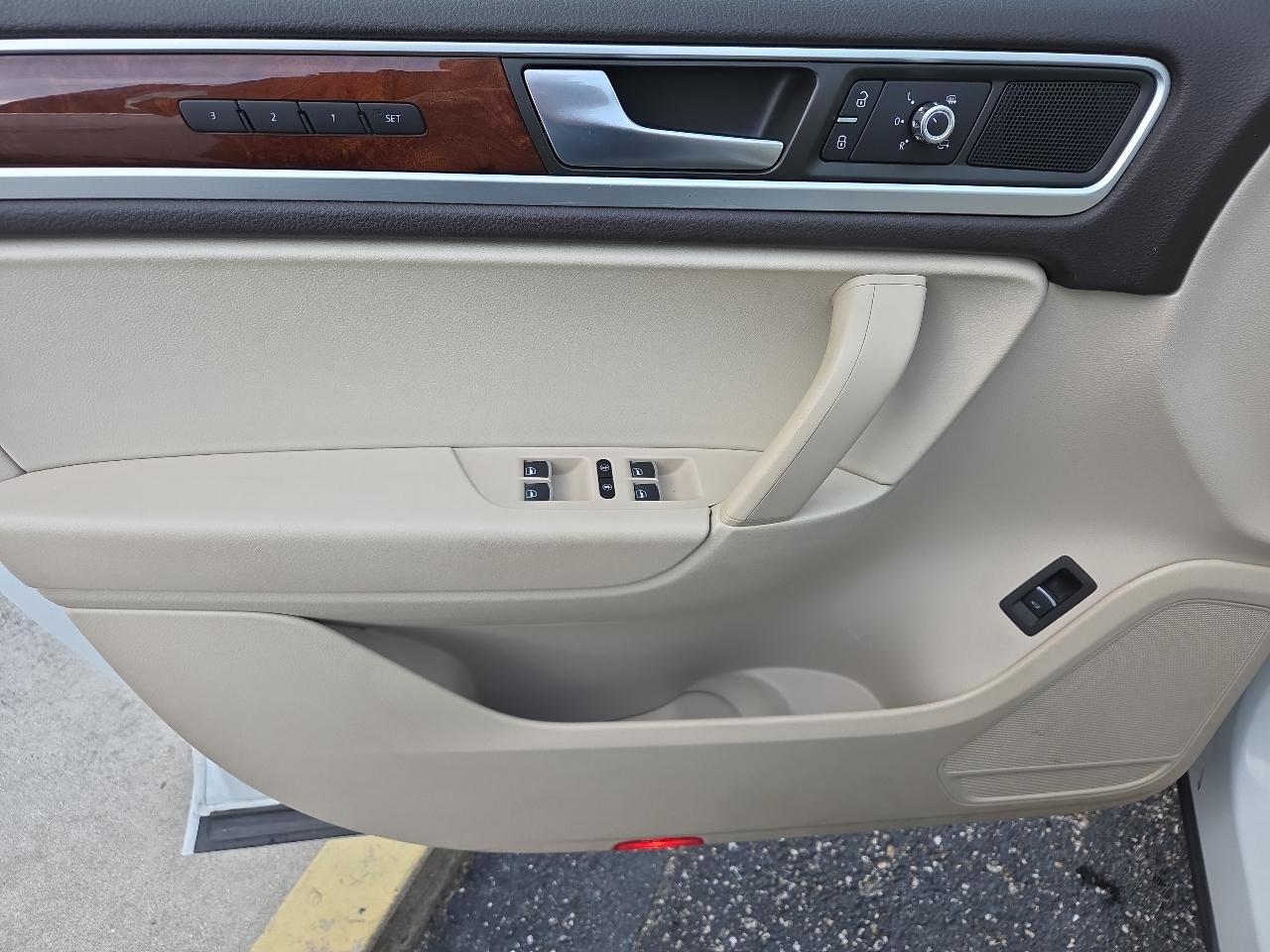 Volkswagen Touareg 4dr TDI Lux 2013