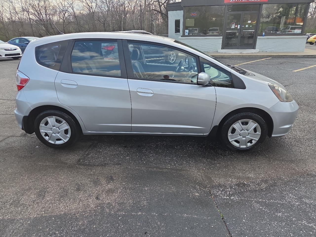Honda Fit 5-Speed AT 2013