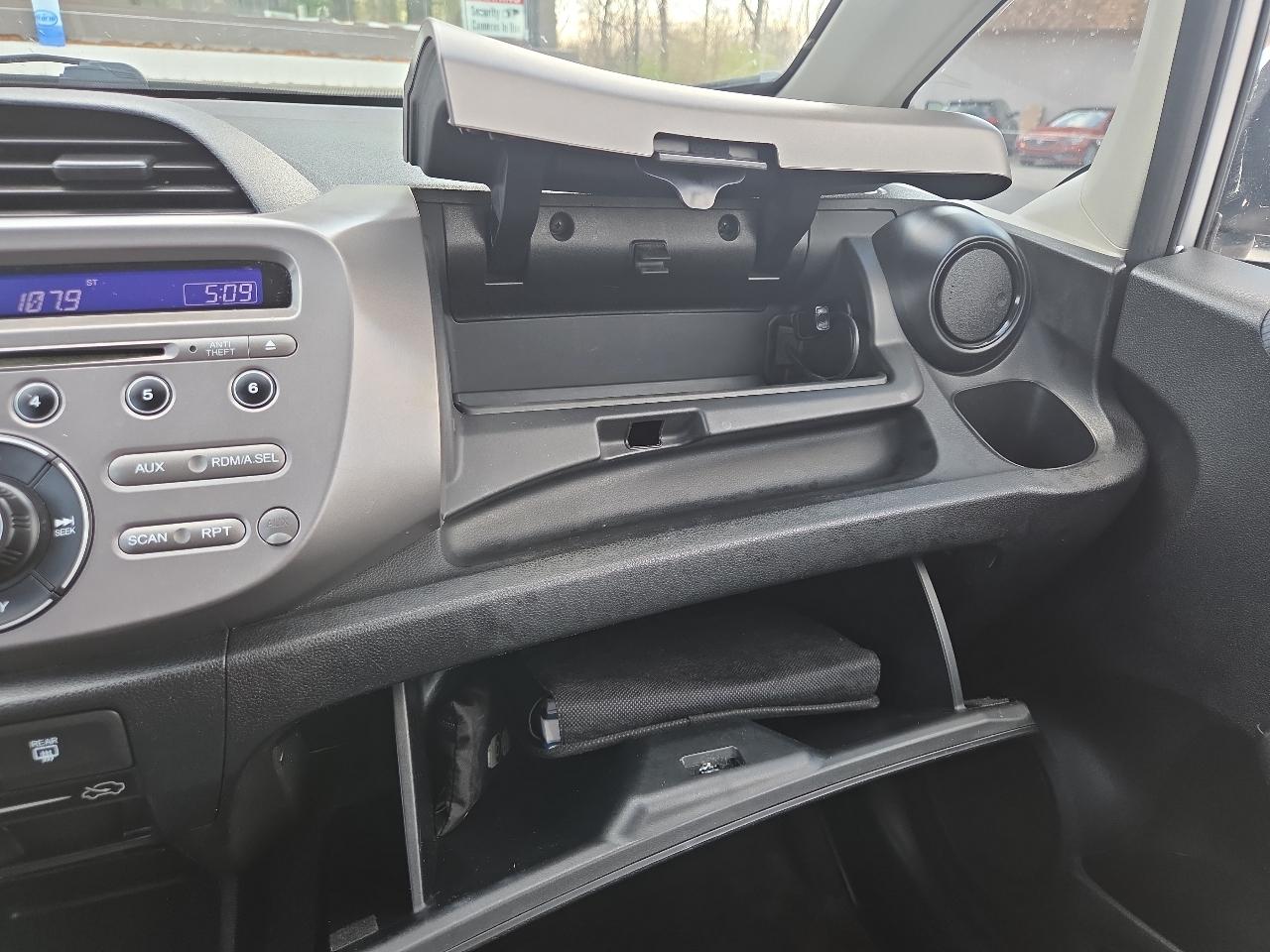 Honda Fit 5-Speed AT 2013
