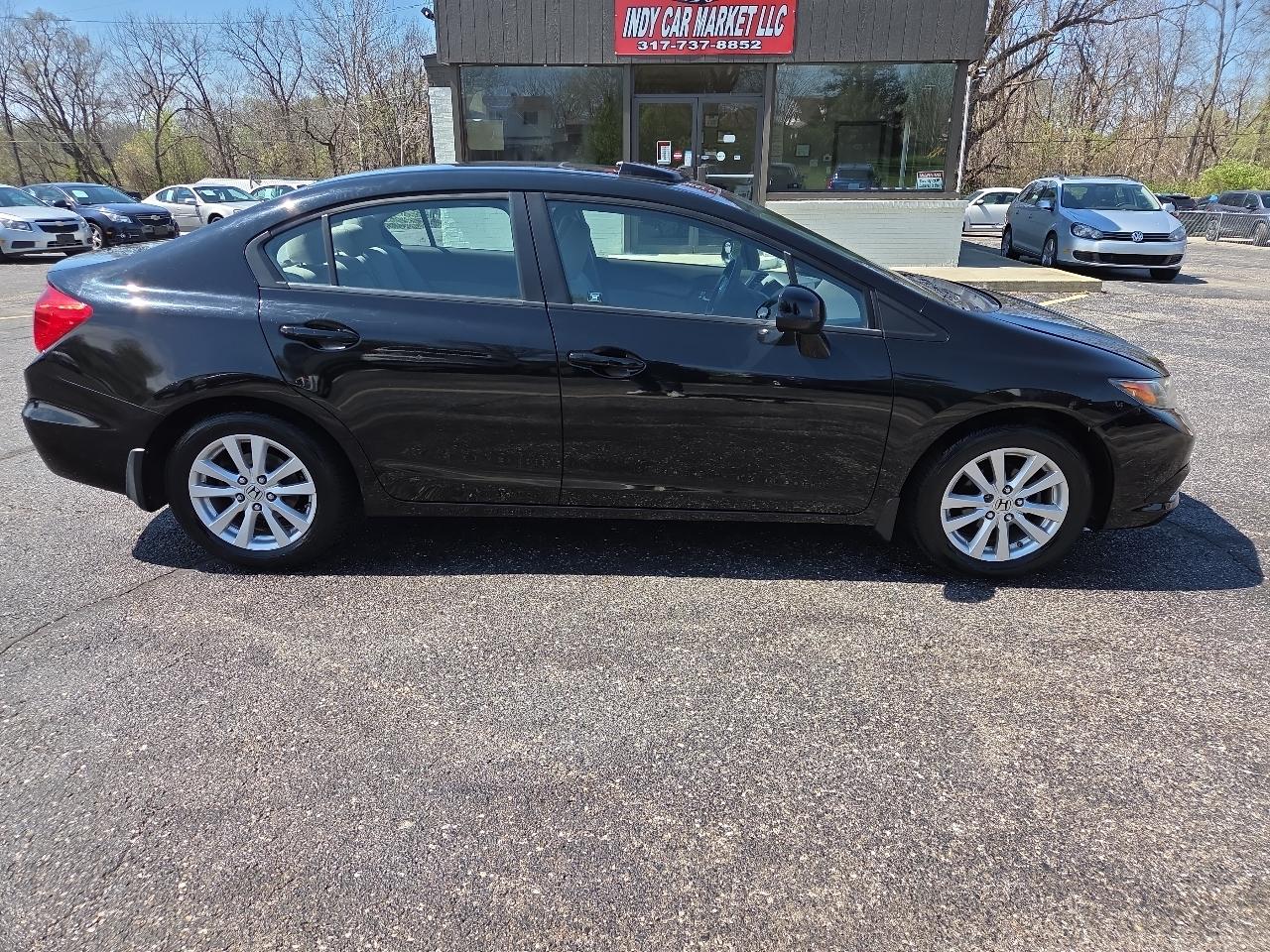 Honda Civic EX Sedan 5-Speed AT 2012