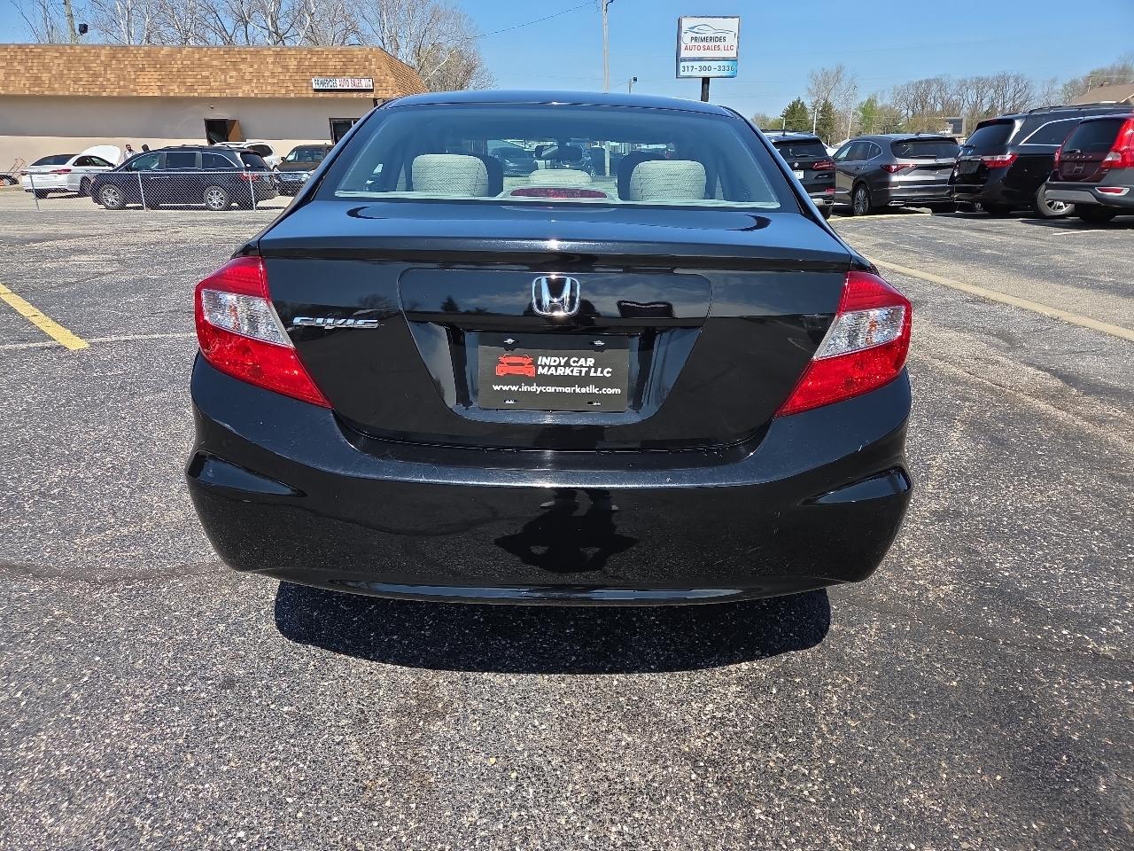 Honda Civic EX Sedan 5-Speed AT 2012