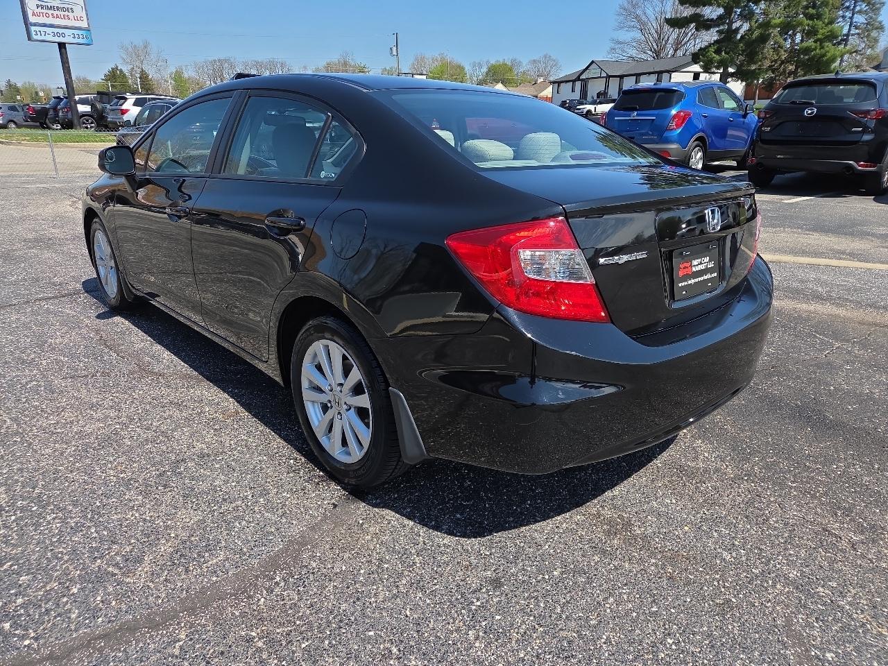 Honda Civic EX Sedan 5-Speed AT 2012