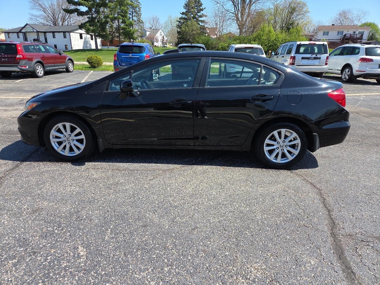 Honda Civic EX Sedan 5-Speed AT 2012