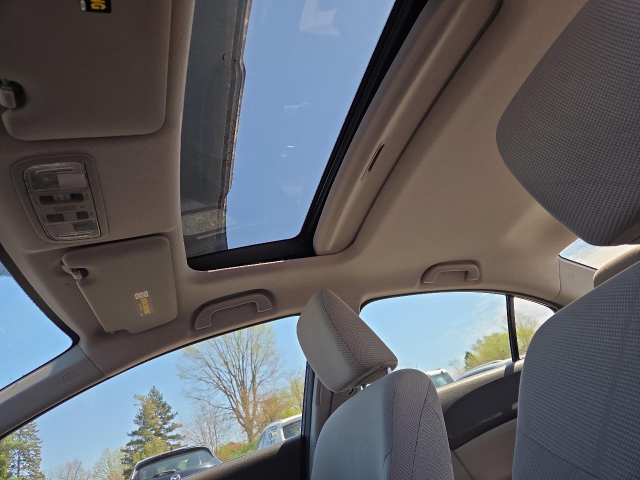 Honda Civic EX Sedan 5-Speed AT 2012