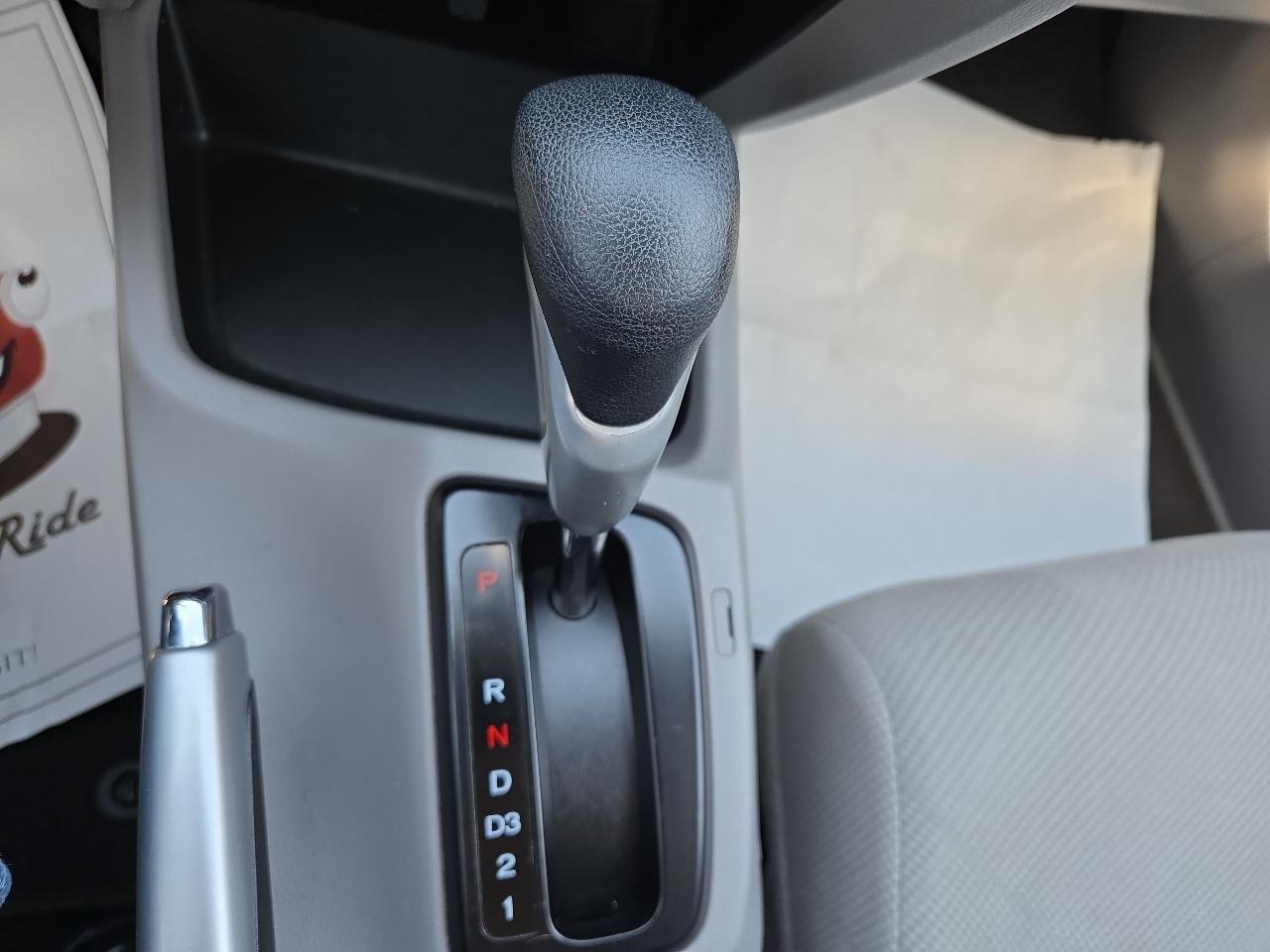 Honda Civic EX Sedan 5-Speed AT 2012