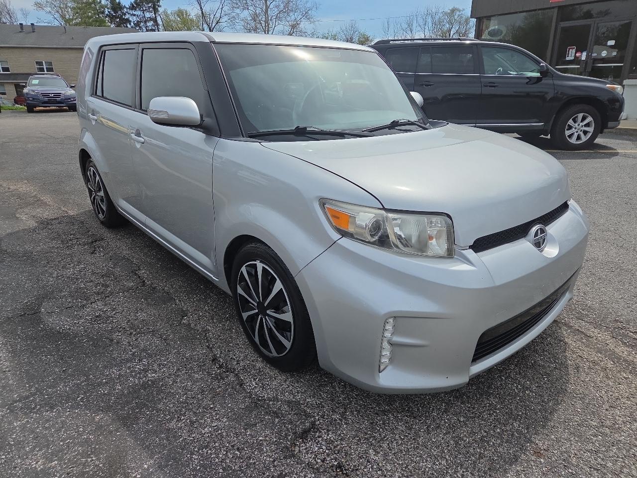Scion xB 5-Door Wagon 4-Spd AT 2013