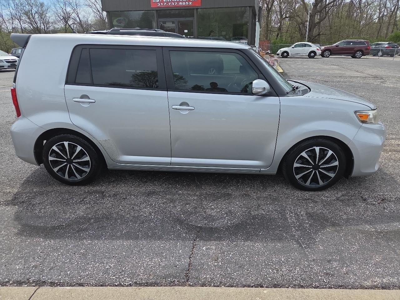 Scion xB 5-Door Wagon 4-Spd AT 2013