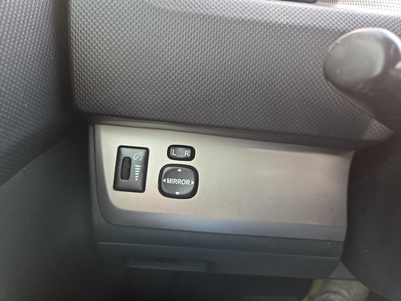 Scion xB 5-Door Wagon 4-Spd AT 2013