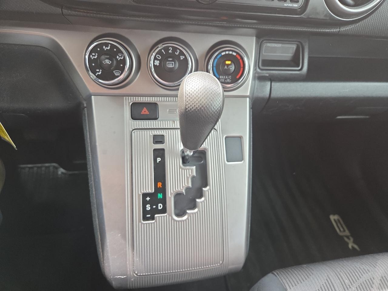 Scion xB 5-Door Wagon 4-Spd AT 2013