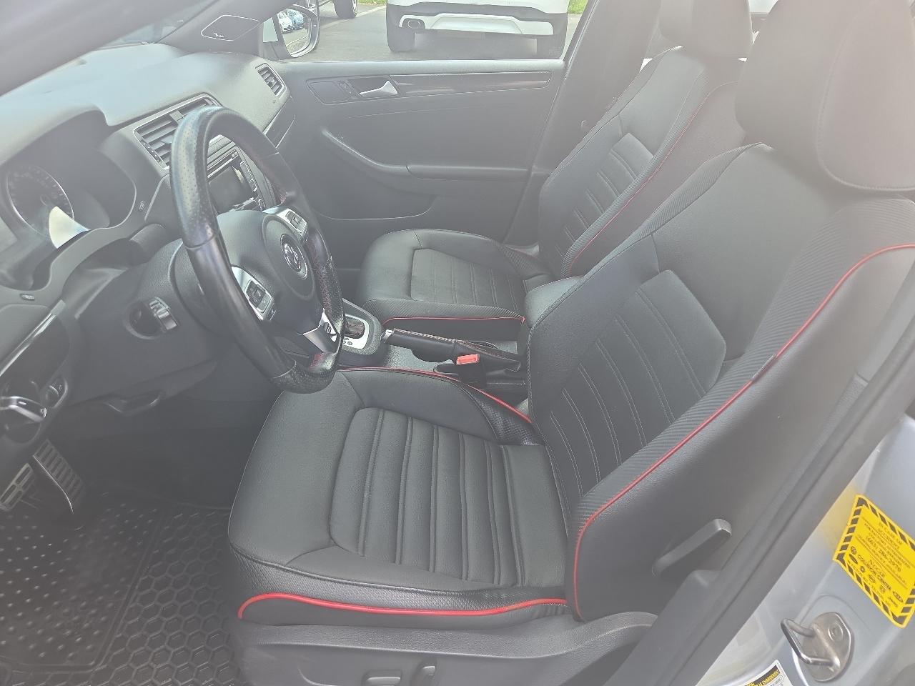 Volkswagen Jetta  2014