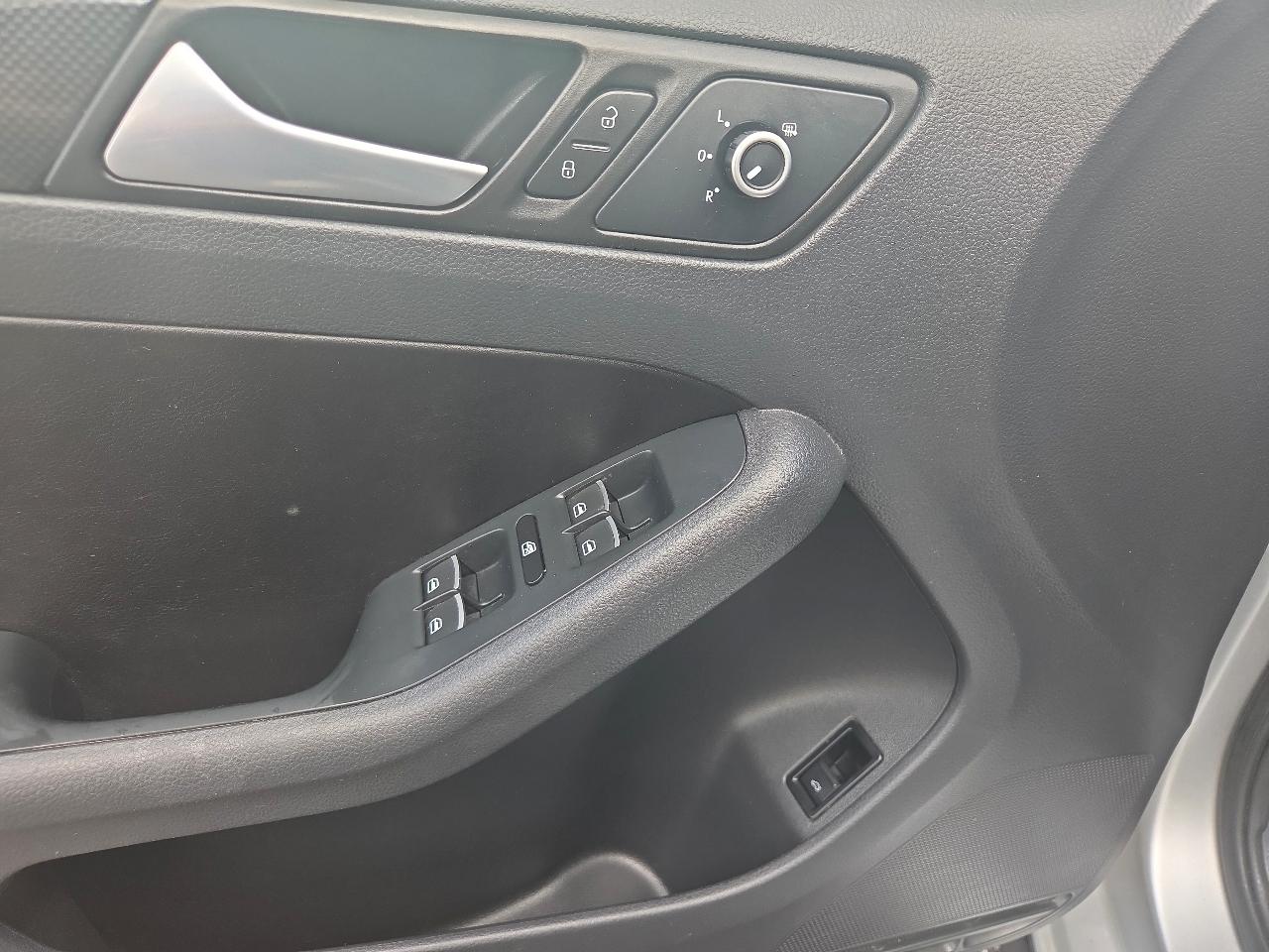 Volkswagen Jetta  2014