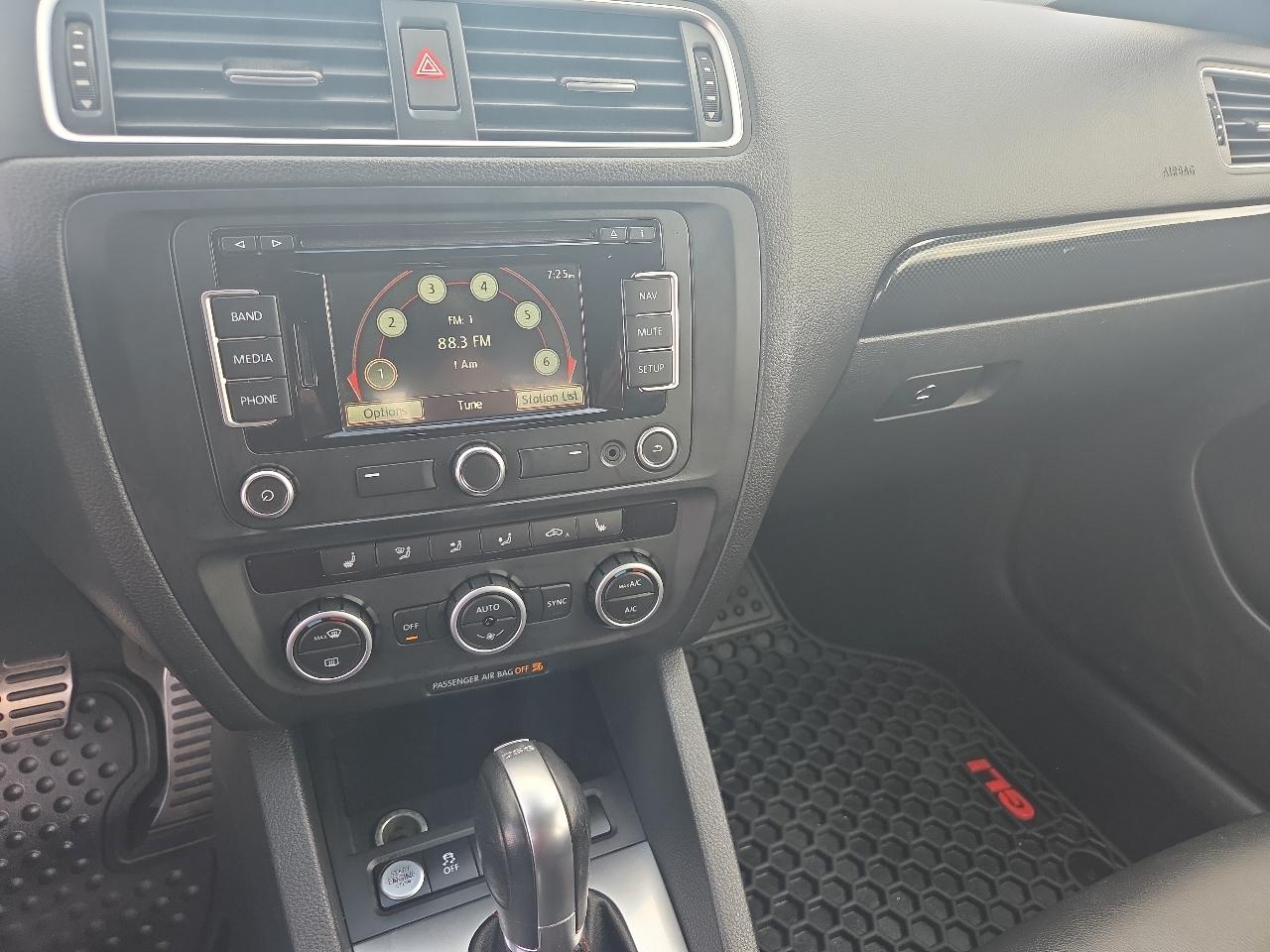 Volkswagen Jetta  2014