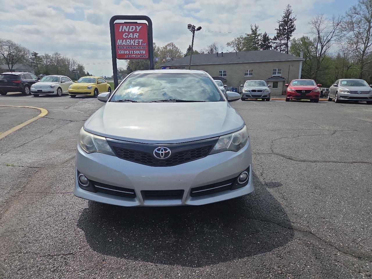 Toyota Camry SE 2012