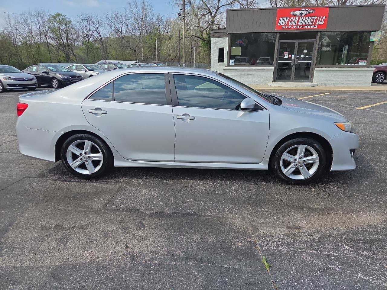 Toyota Camry SE 2012