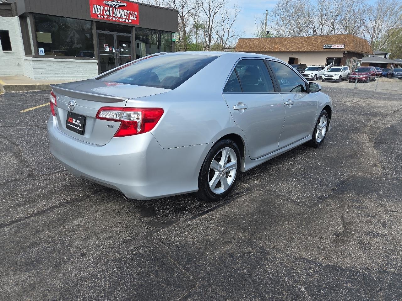 Toyota Camry SE 2012