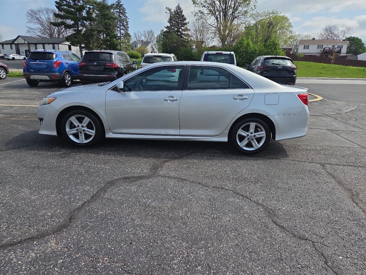 Toyota Camry SE 2012
