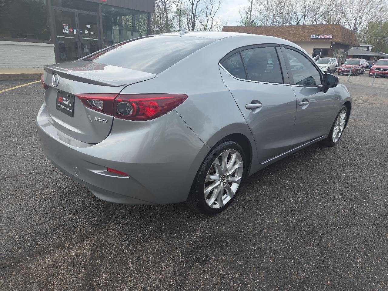 Mazda MAZDA3 s Touring AT 4-Door 2015