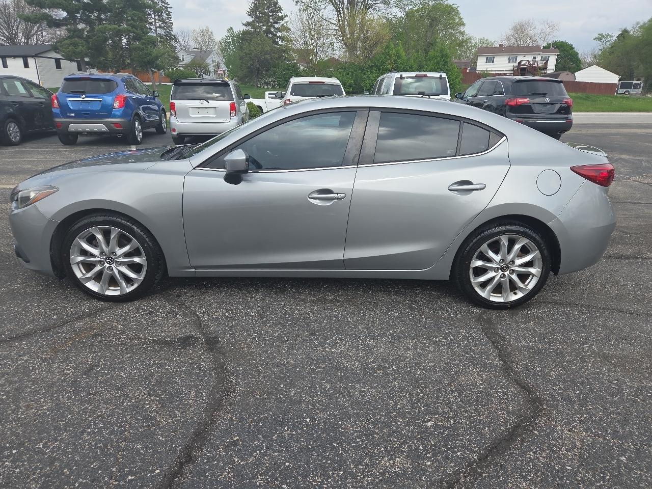Mazda MAZDA3 s Touring AT 4-Door 2015