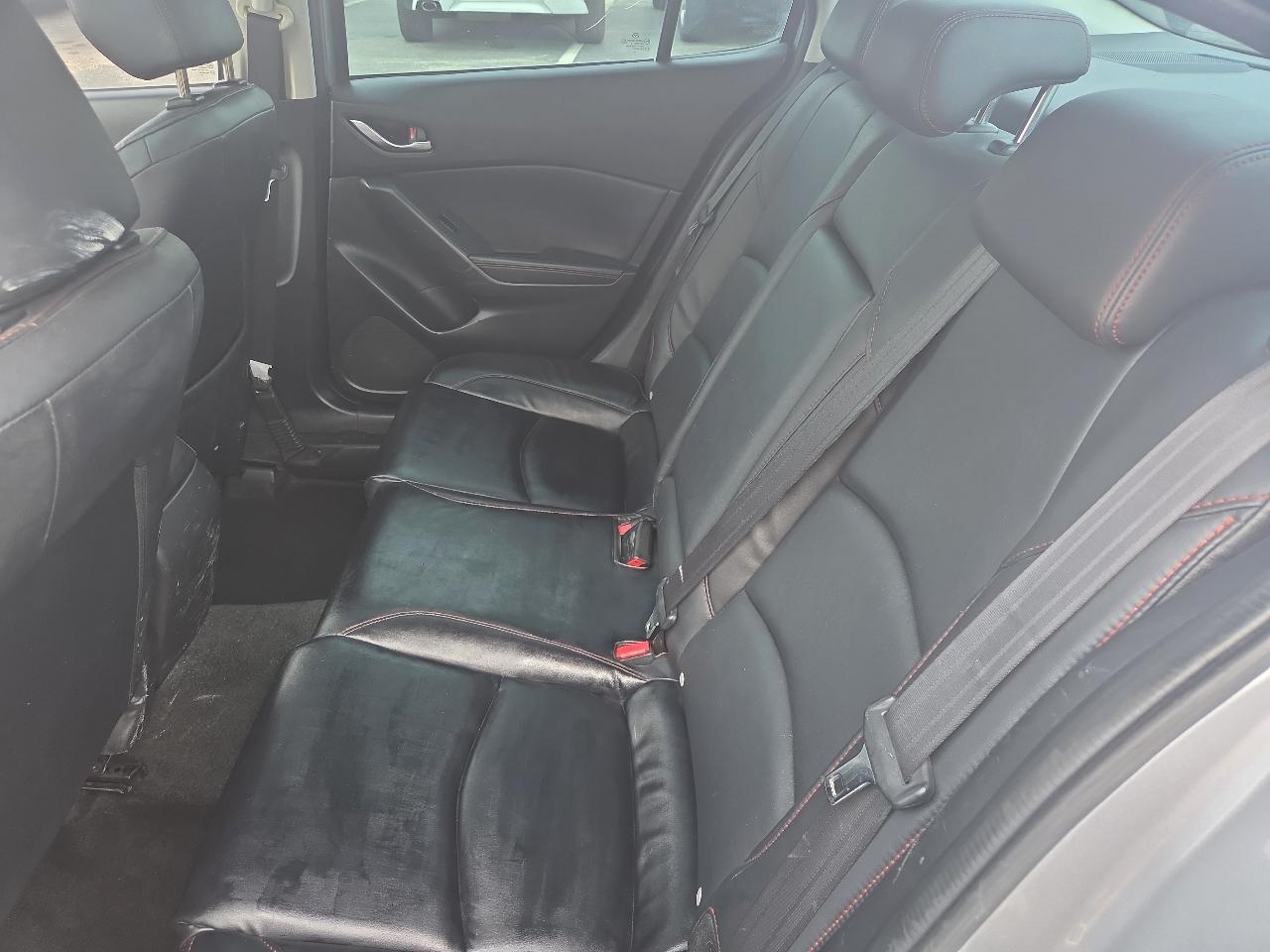 Mazda MAZDA3 s Touring AT 4-Door 2015