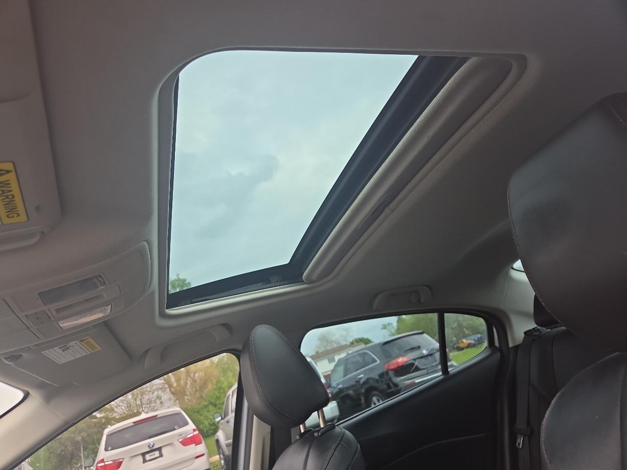 Mazda MAZDA3 s Touring AT 4-Door 2015