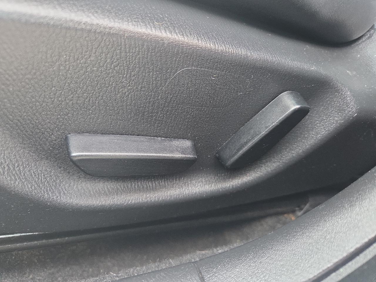 Mazda MAZDA3 s Touring AT 4-Door 2015