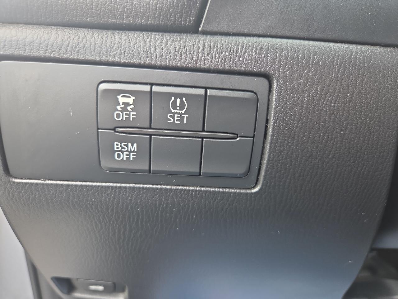 Mazda MAZDA3 s Touring AT 4-Door 2015