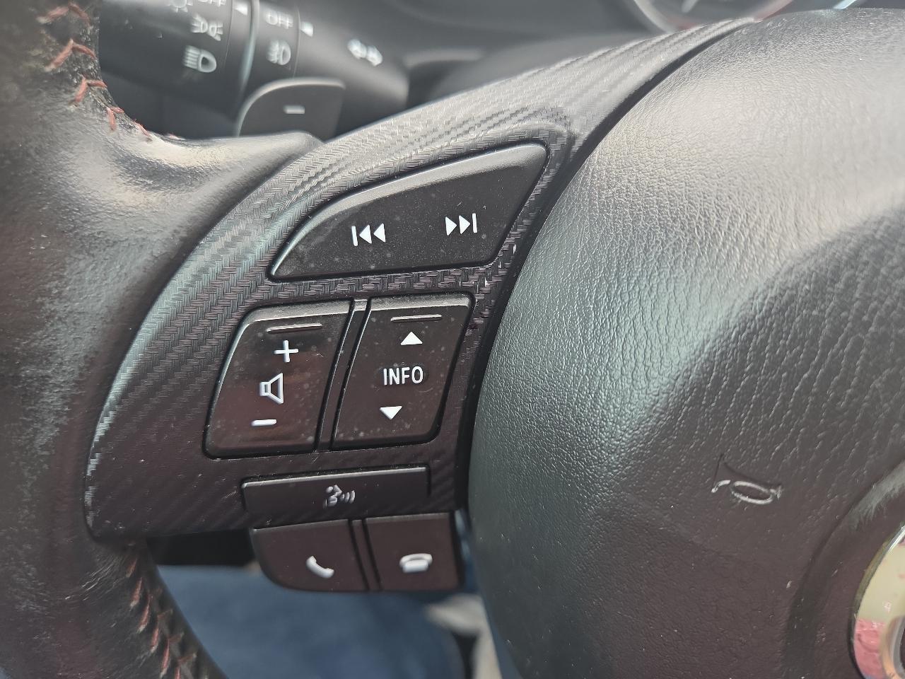 Mazda MAZDA3 s Touring AT 4-Door 2015