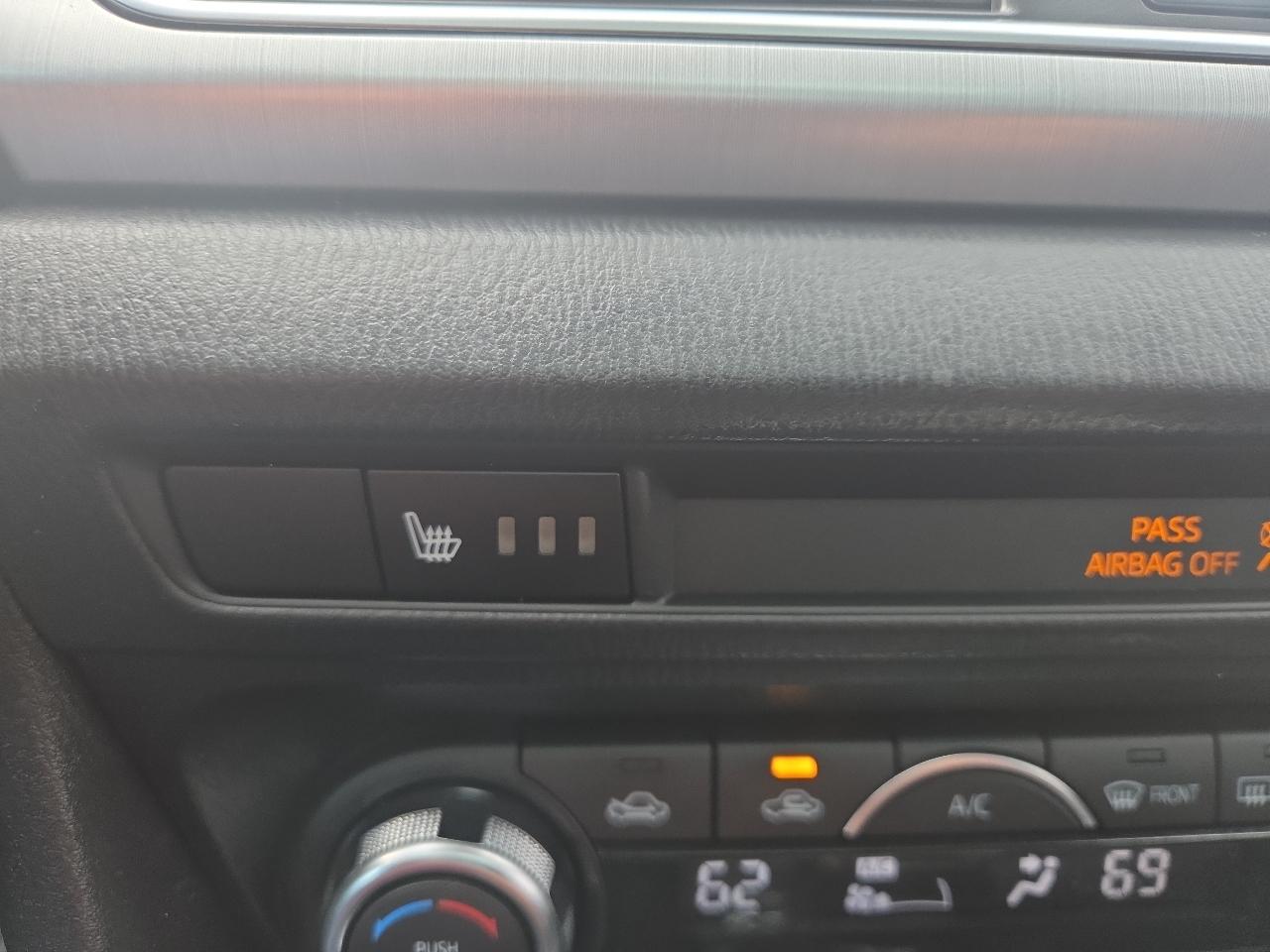 Mazda MAZDA3 s Touring AT 4-Door 2015