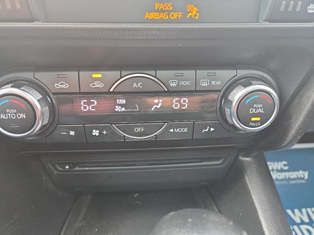 Mazda MAZDA3 s Touring AT 4-Door 2015