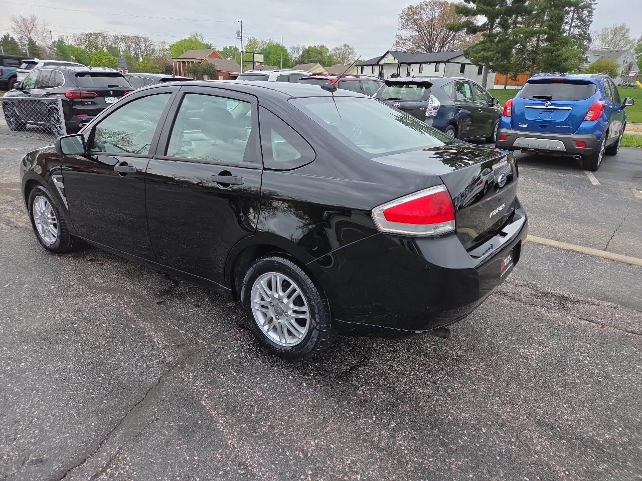 Ford Focus SE Sedan 2008