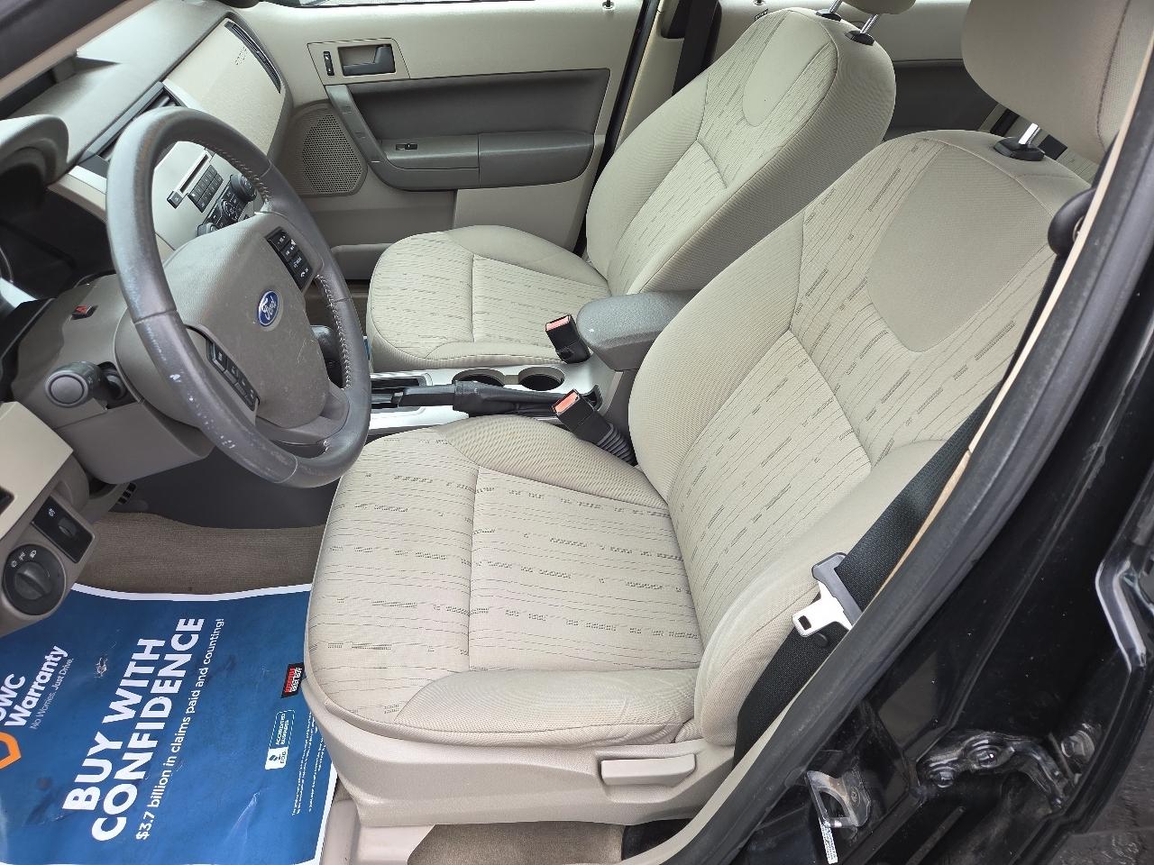 Ford Focus SE Sedan 2008