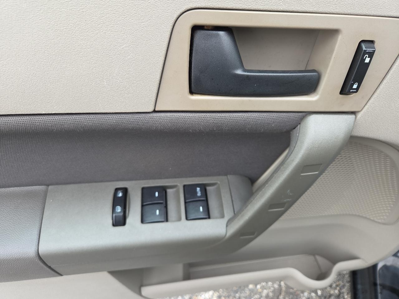 Ford Focus SE Sedan 2008