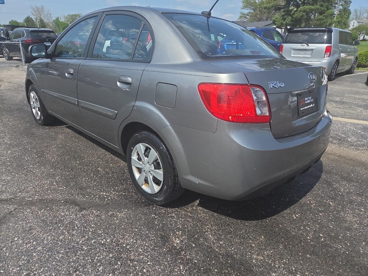 Kia Rio Base 2011