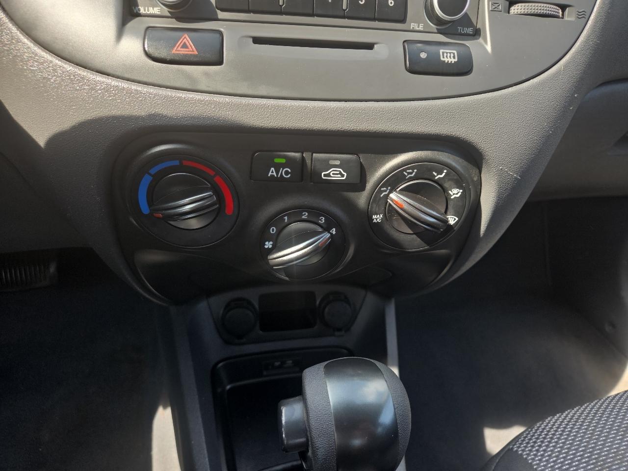Kia Rio Base 2011