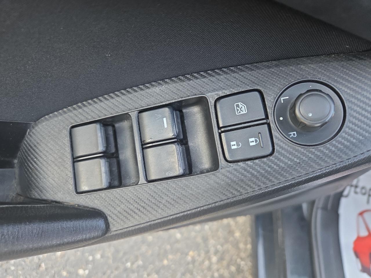 Mazda MAZDA3 i Touring AT 5-Door 2016