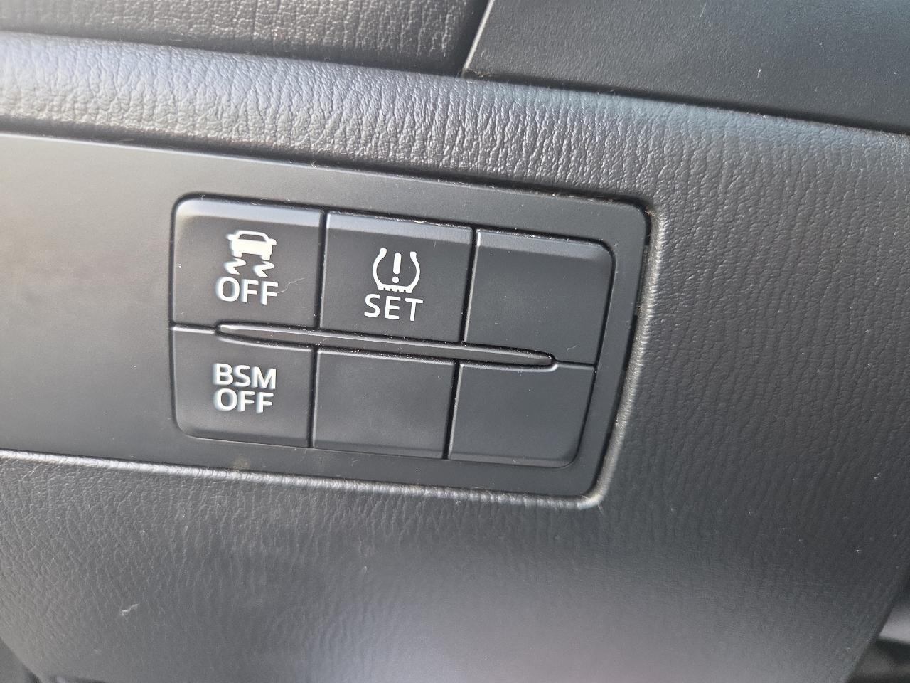 Mazda MAZDA3 i Touring AT 5-Door 2016