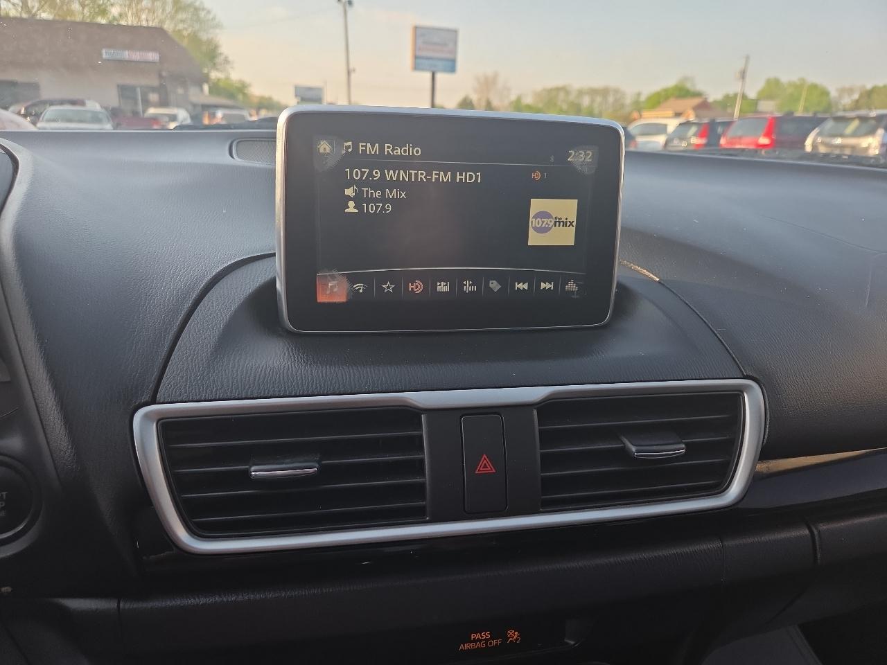 Mazda MAZDA3 i Touring AT 5-Door 2016