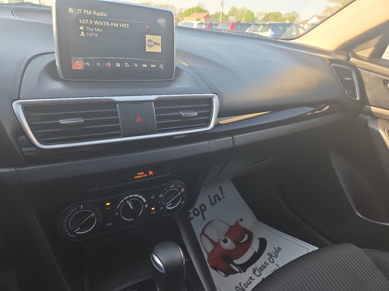 Mazda MAZDA3 i Touring AT 5-Door 2016