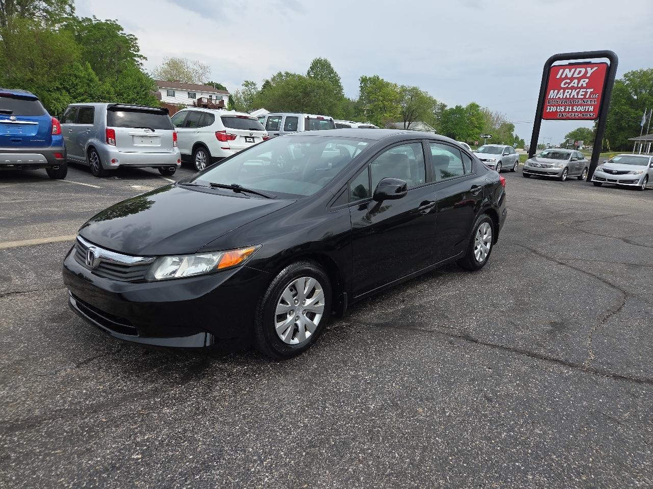 Honda Civic LX Sedan 5-Speed AT 2012