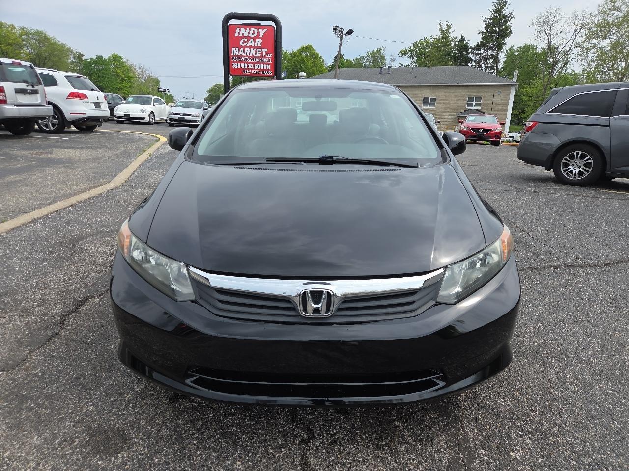 Honda Civic LX Sedan 5-Speed AT 2012